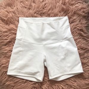 white lululemon shorts thick luon size 6